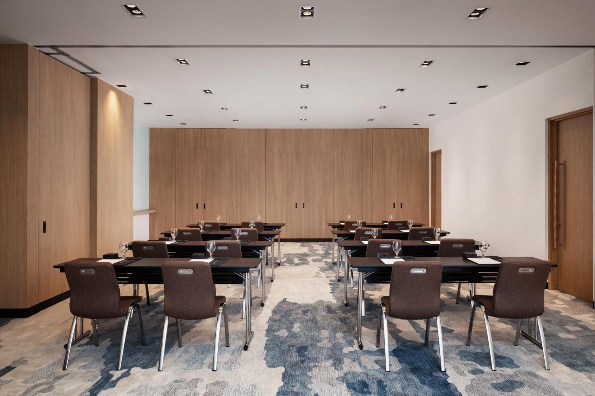 Hotel Fairfield By Marriott Phnom Penh Exterior foto